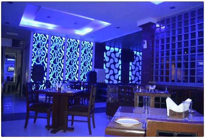 Blue Club Lounge in Sector 18, Noida