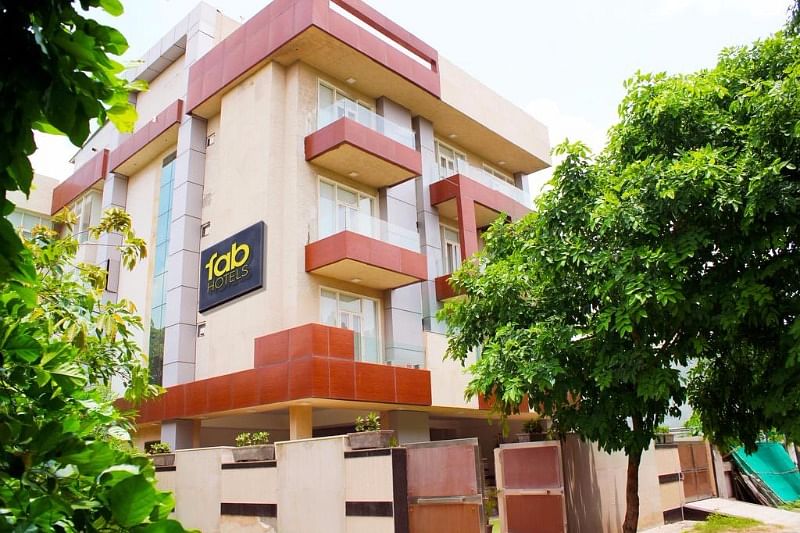 Fab Hotel Cosiana in Sector 48, Noida