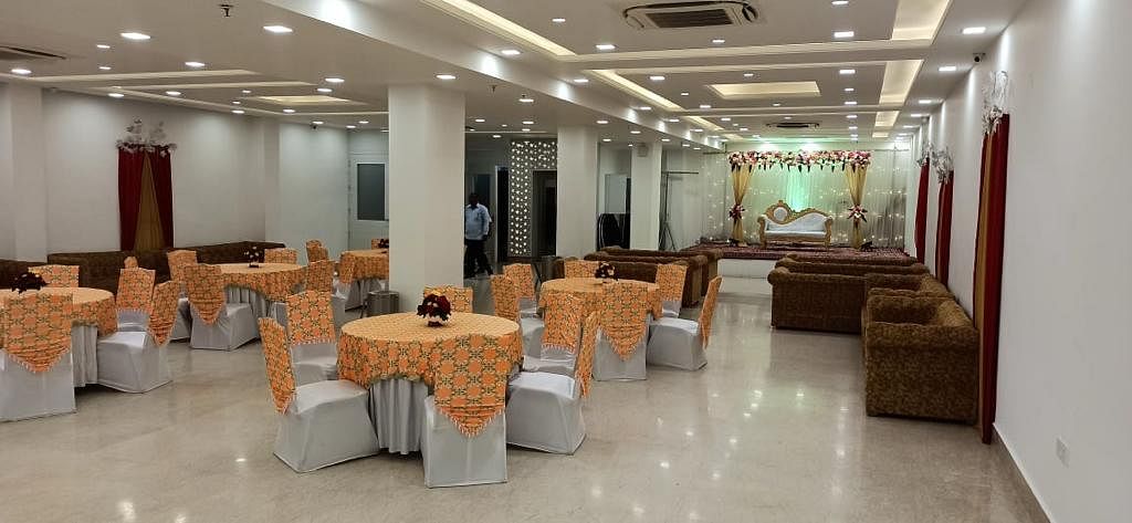 Golden Tree Hotel in Sector 31, Noida