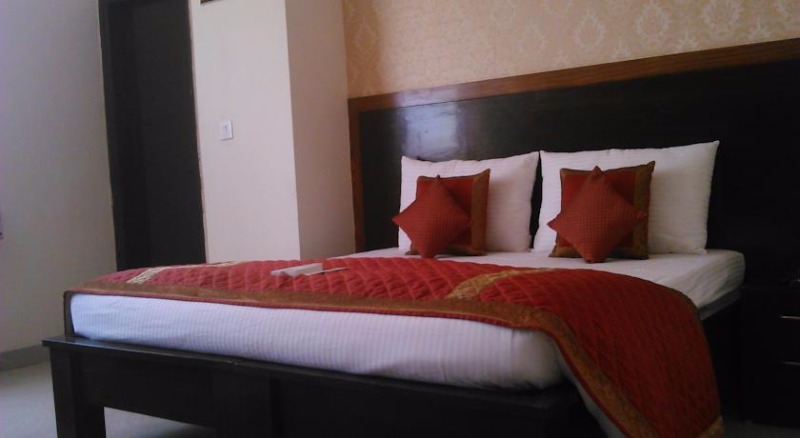 Hotel Green View Palace in Sector 62, Noida