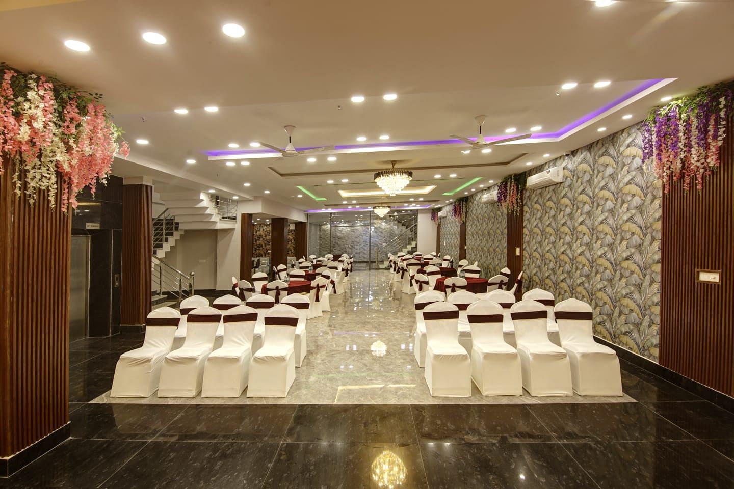 Hotel La Mirage And Banquet in Sector 70, Noida Hotel La Mirage And Banquet in Sector 70, Noida
