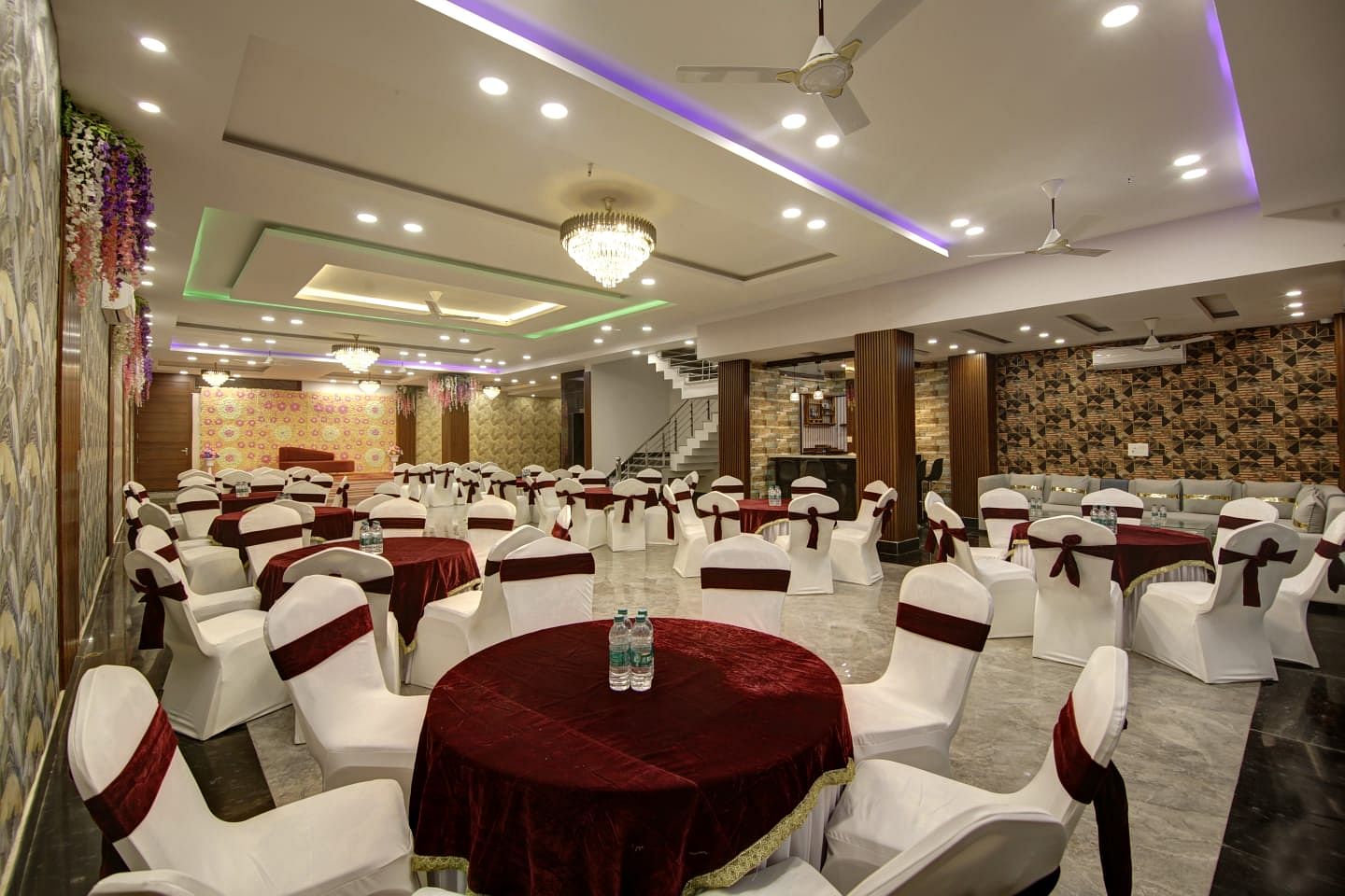 Hotel La Mirage And Banquet in Sector 70, Noida Hotel La Mirage And Banquet in Sector 70, Noida