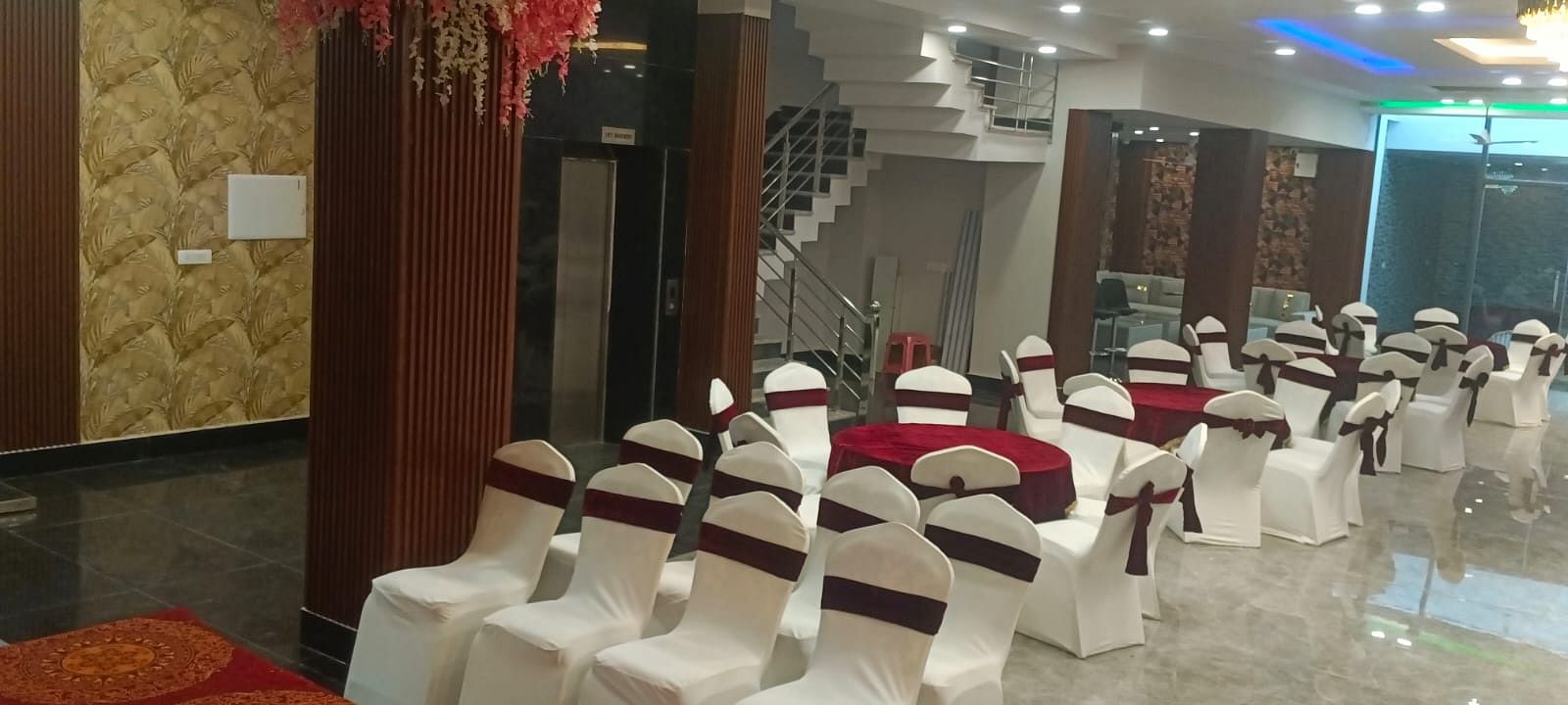 Hotel La Mirage And Banquet in Sector 70, Noida Hotel La Mirage And Banquet in Sector 70, Noida