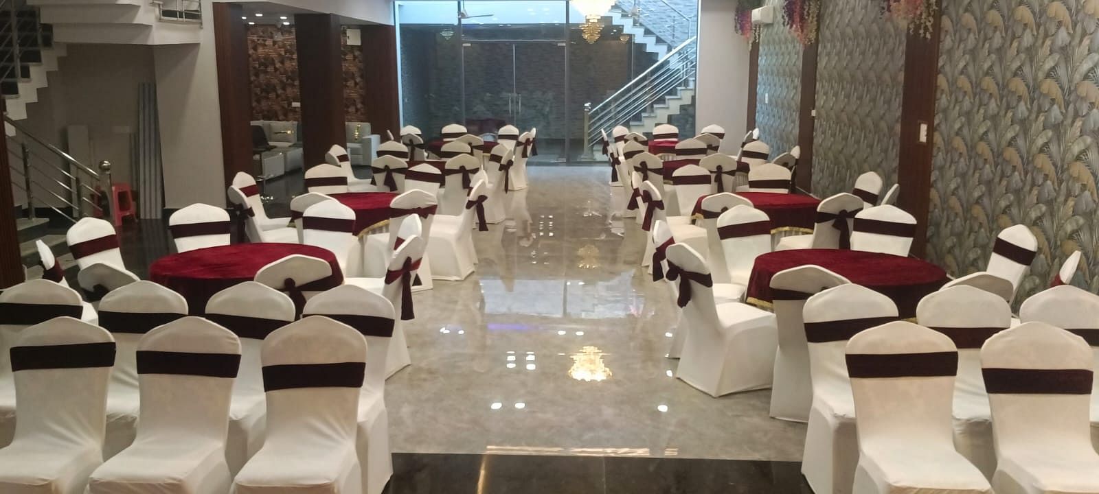Hotel La Mirage And Banquet in Sector 70, Noida Hotel La Mirage And Banquet in Sector 70, Noida