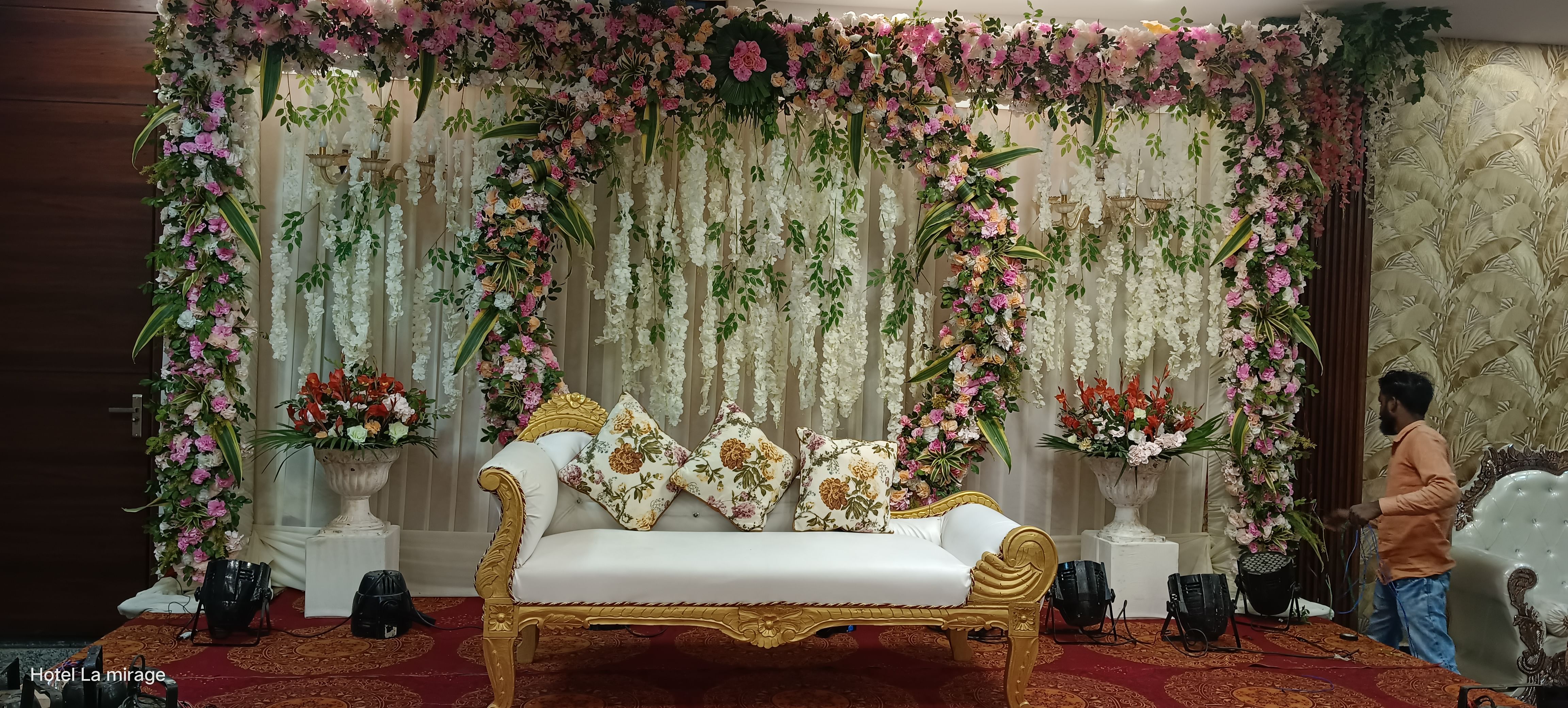 Hotel La Mirage And Banquet in Sector 70, Noida Hotel La Mirage And Banquet in Sector 70, Noida