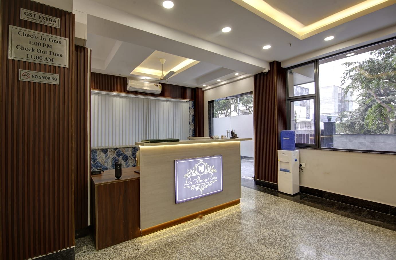 Hotel La Mirage And Banquet in Sector 70, Noida Hotel La Mirage And Banquet in Sector 70, Noida