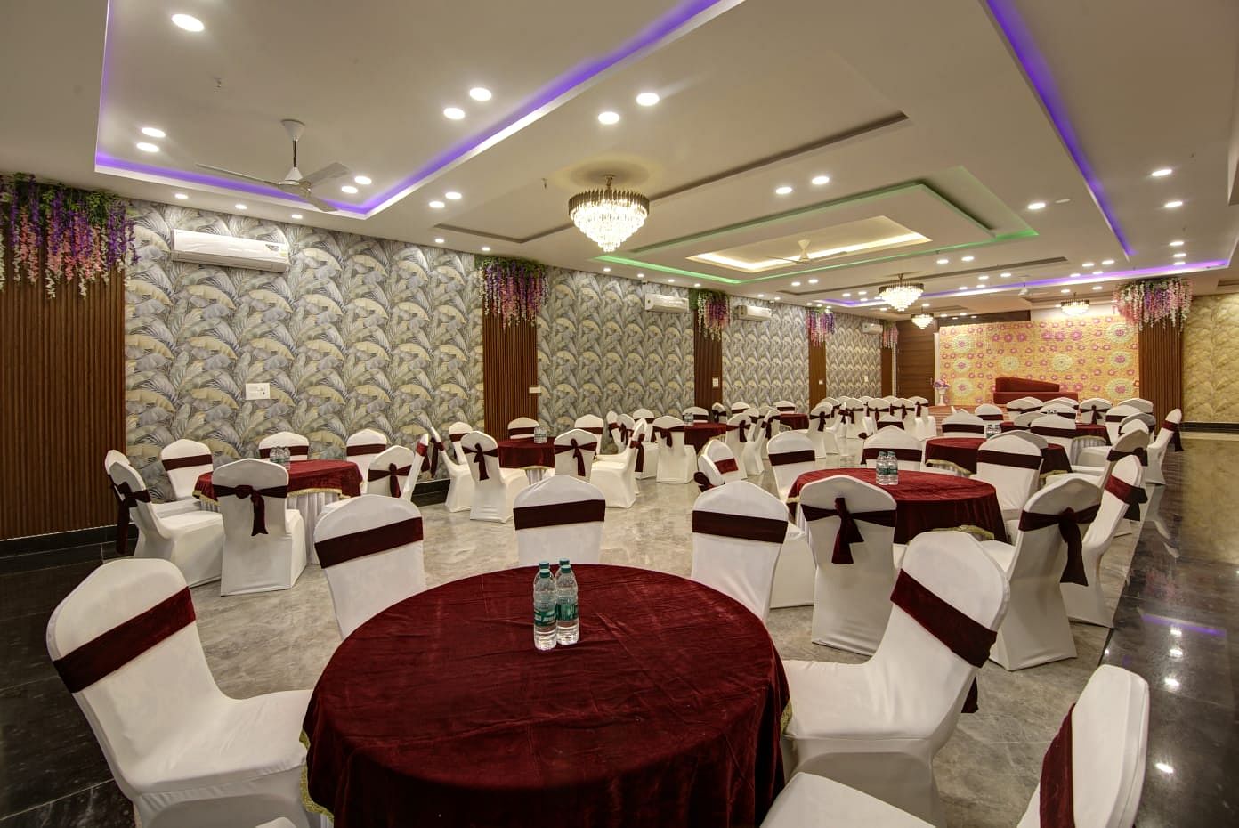 Hotel La Mirage And Banquet in Sector 70, Noida Hotel La Mirage And Banquet in Sector 70, Noida