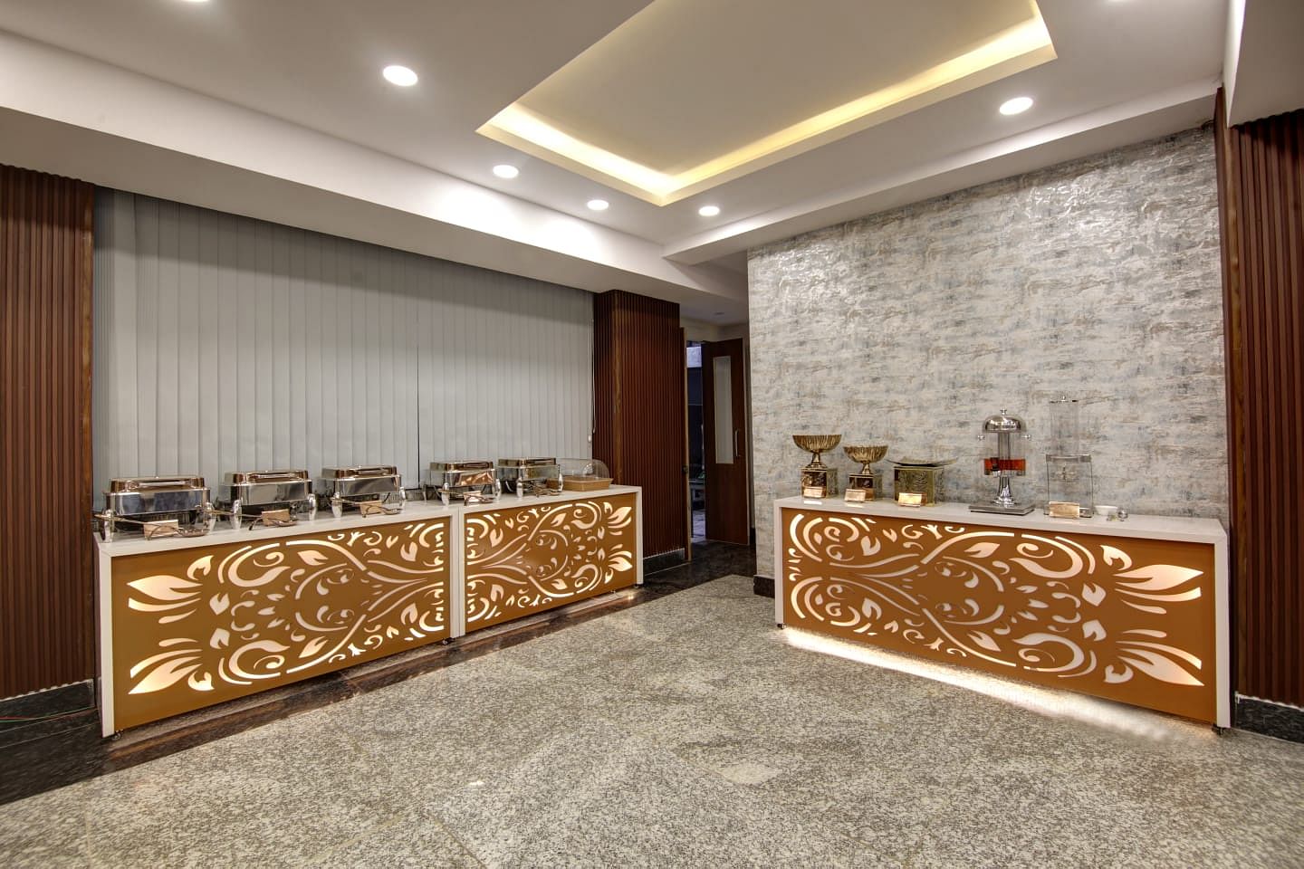Hotel La Mirage And Banquet in Sector 70, Noida Hotel La Mirage And Banquet in Sector 70, Noida