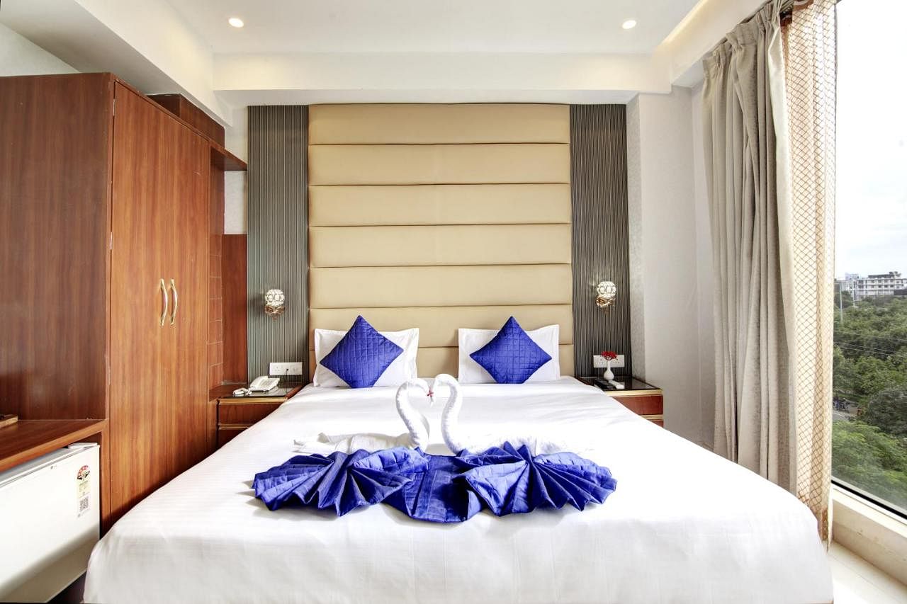 Marks Hotel Banquet in Sector 63 A, Noida Marks Hotel Banquet in Sector 63 A, Noida