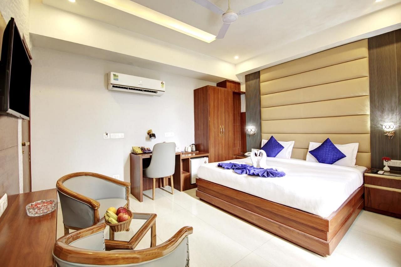 Marks Hotel Banquet in Sector 63 A, Noida Marks Hotel Banquet in Sector 63 A, Noida