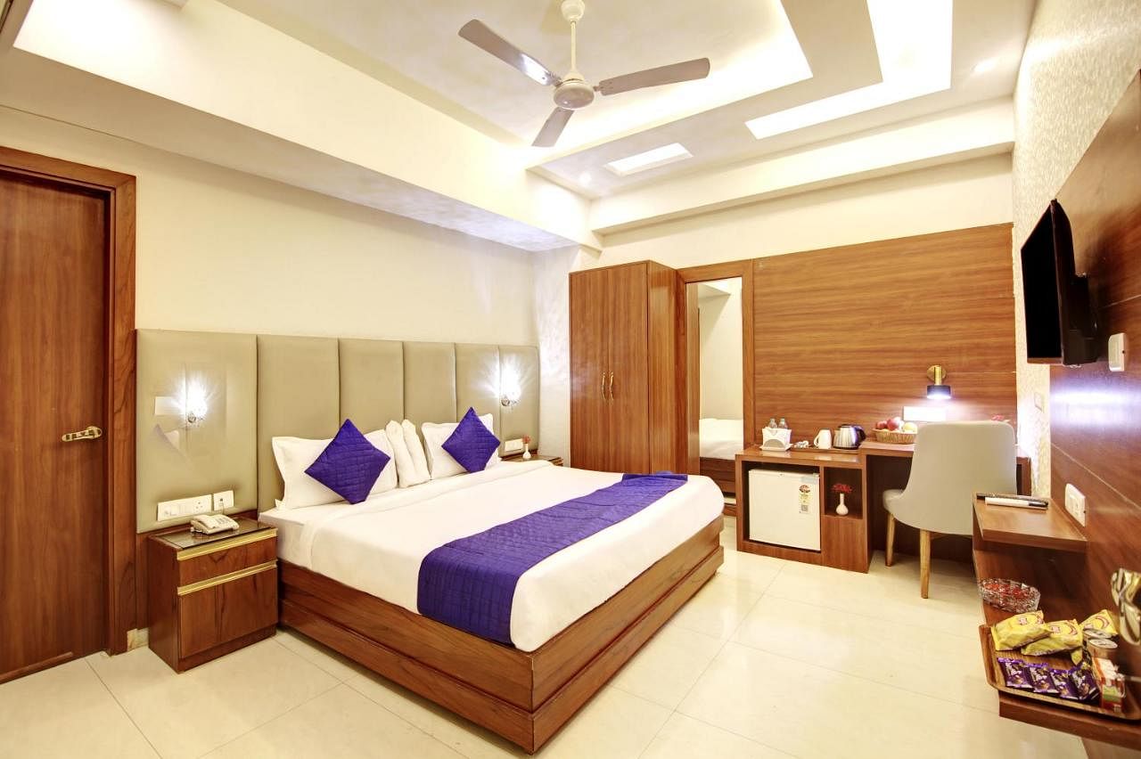 Marks Hotel Banquet in Sector 63 A, Noida Marks Hotel Banquet in Sector 63 A, Noida