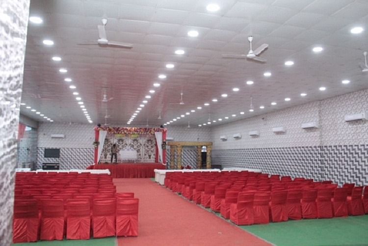 Rajdhani Banquets in Sector 104, Noida