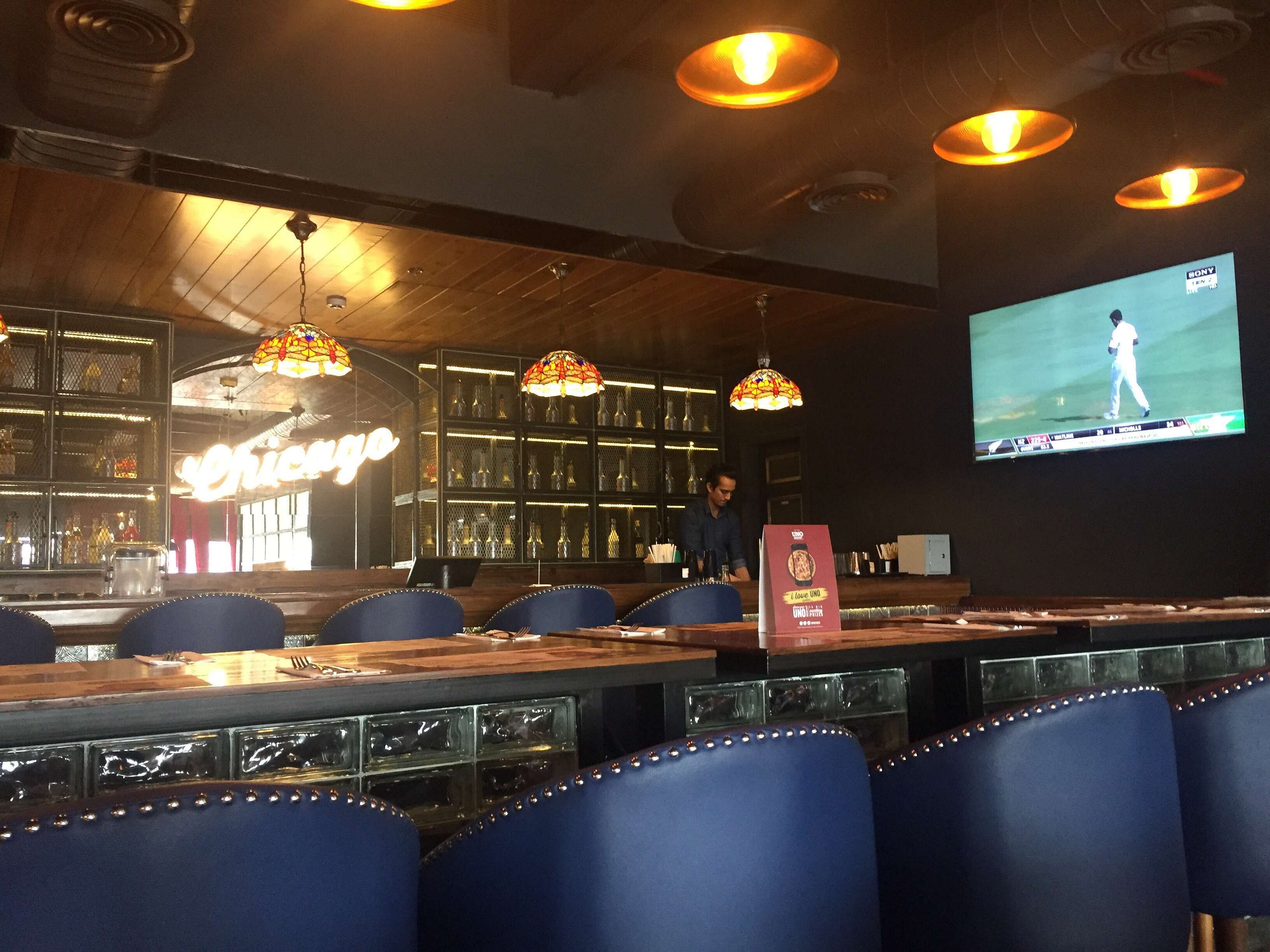 Uno Chicago Bar Grill in Sector 38, Noida