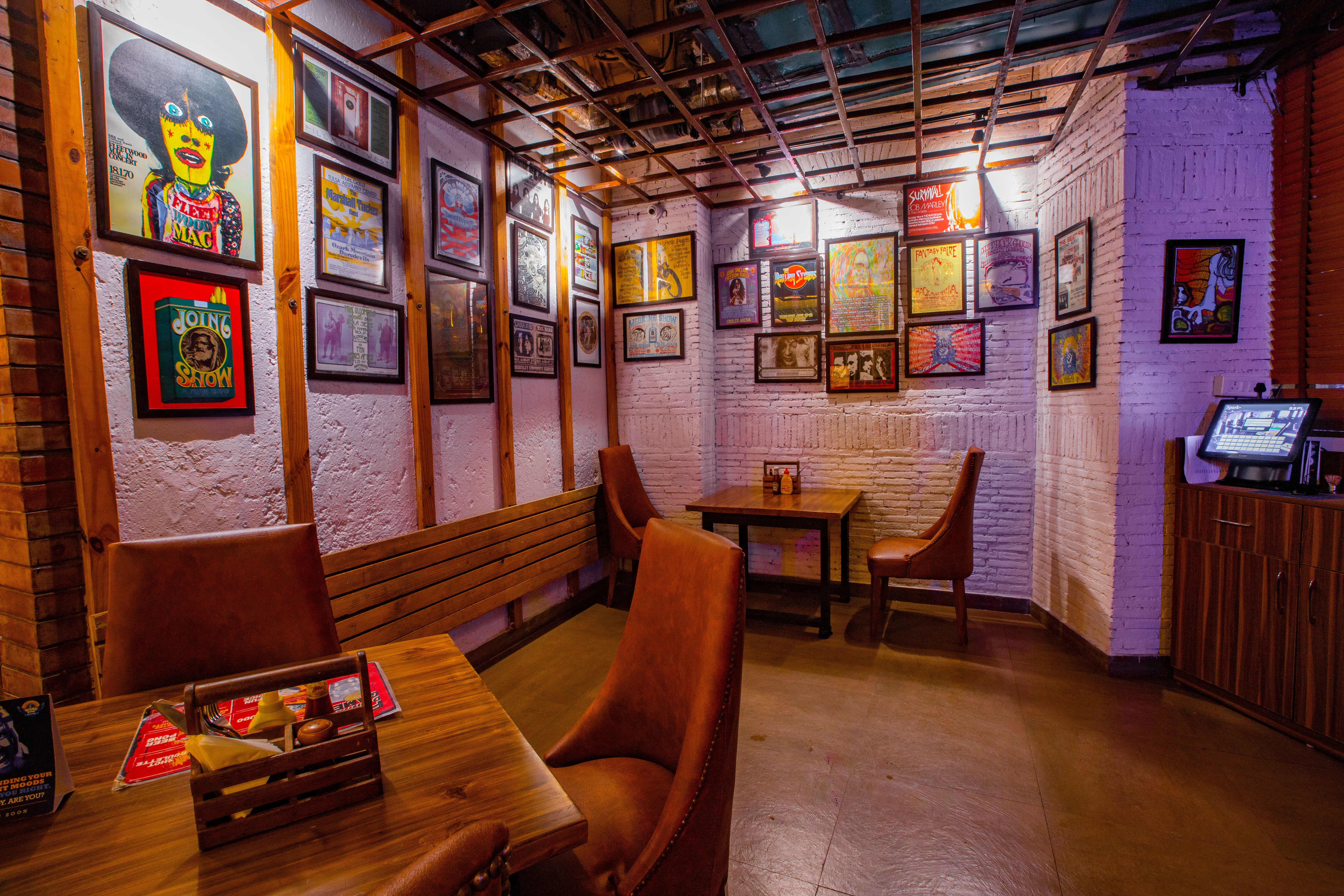Wingding Cafe in Sector 38, Noida