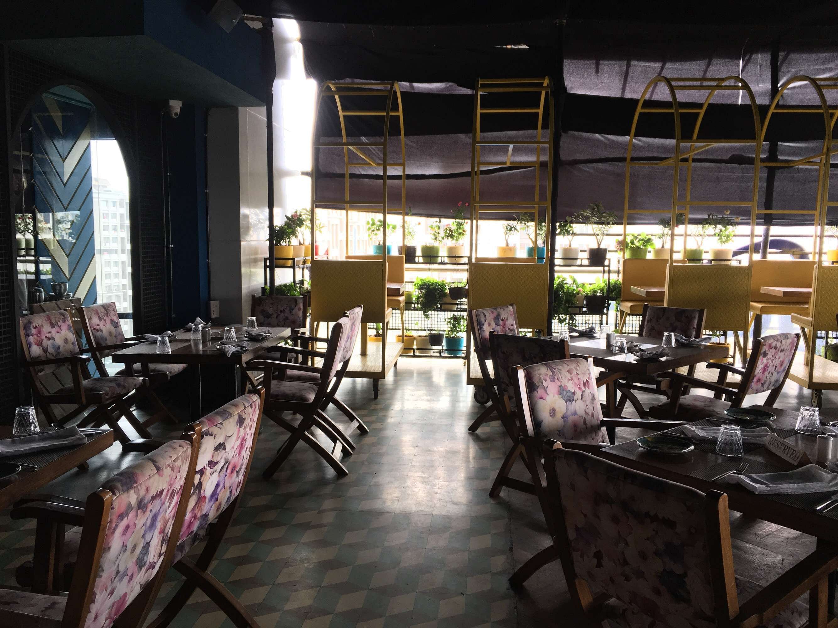 Tarsh Gastronomia Bar in Kothrud, Pune